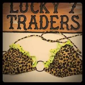 Victoria's Secret bikini top too cute 👙🤎🌞🌝 ⭐️